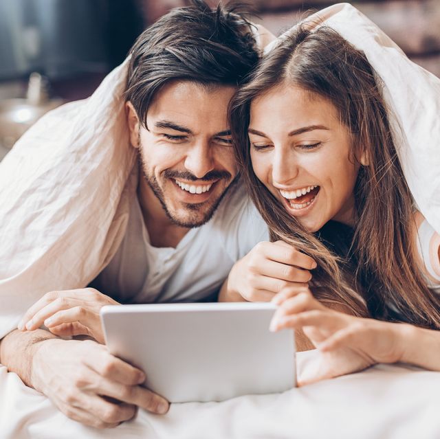 5 razones por las que deberías ver porno junto con tu pareja